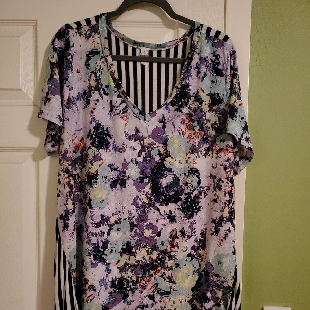 Cute V-Neck Top